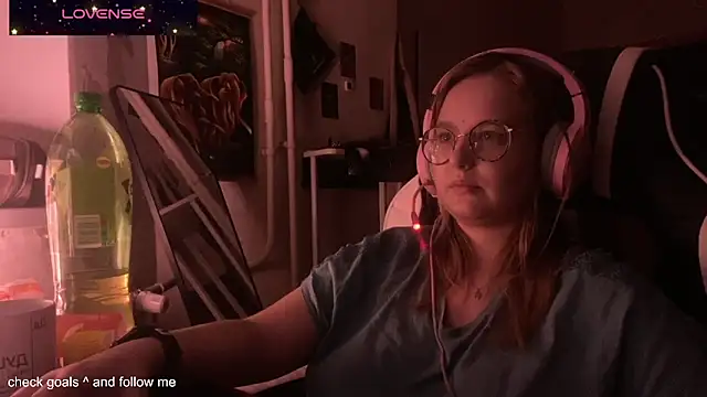 JacyWinslat online show from 11-15-25, 03:52