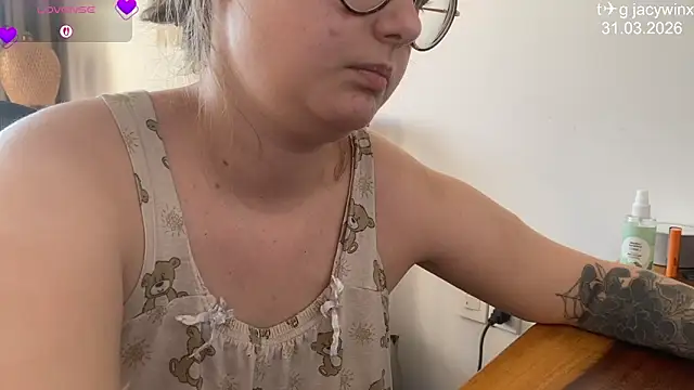 JacyWinslat online show from 03-31-26, 09:43