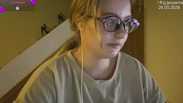 JacyWinslat online show from 05-26-26, 04:47