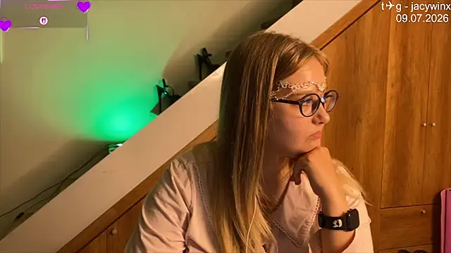 Snapshot of JacyWinslat chatting on 07-09-26, 01:37 JacyWinslat online show from 07-09-26, 01:37