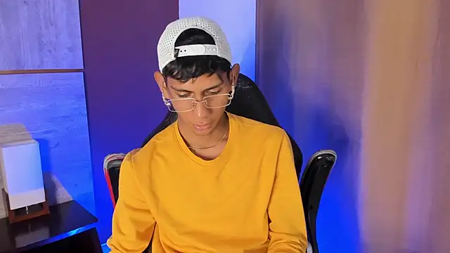 Nick Collins18 online show from 10-22-25, 09:25