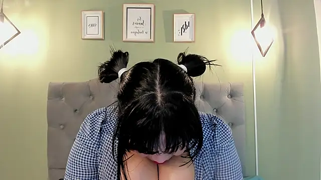 KRYSTENMOON online show from 01-12-25, 09:08