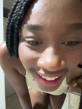 Snapshot of EscorpiLeoncita chatting on 02-17-26, 04:53 EscorpiLeoncita online show from 02-17-26, 04:53