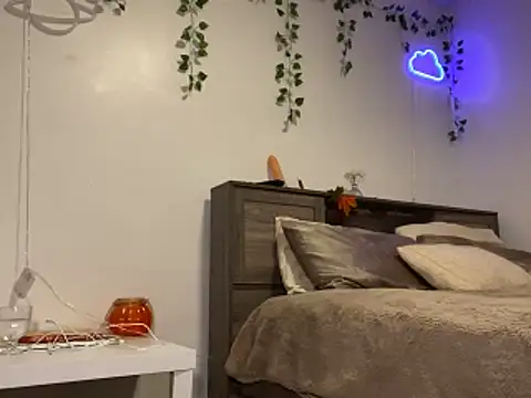 Kittyymaze1 online show from 11-06-25, 12:39