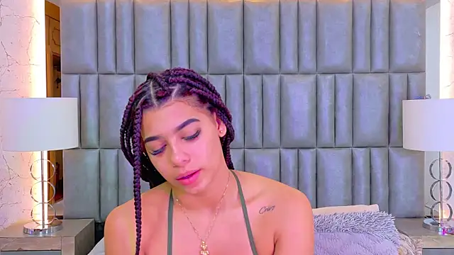 Snapshot of TiaraRosse chatting on 06-14-26, 05:15 TiaraRosse online show from 06-14-26, 05:15