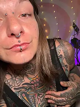 lizzardqueeen online show from 03-24-26, 09:09