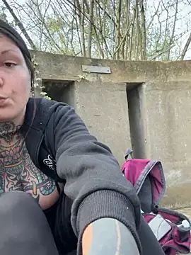 lizzardqueeen online show from 04-06-26, 02:07