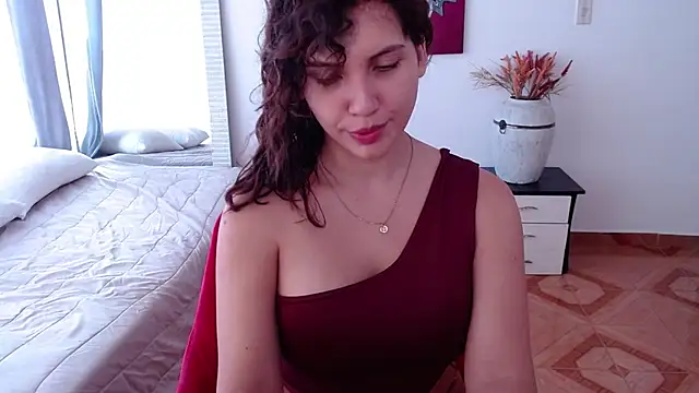 Snapshot of Sigrid- chatting on 02-09-25, 06:05 Sigrid- online show from 02-09-25, 06:05