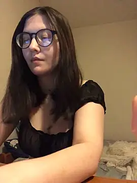 Snapshot of Prudie_Gabriella chatting on 01-04-25, 01:53 Prudie Gabriella online show from 01-04-25, 01:53