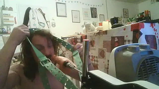 cyril020202 online show from 11-04-25, 10:31