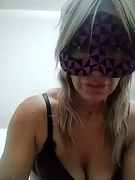 Snapshot of porcedda38 chatting on 12-13-24, 01:01 porcedda38 online show from 12-13-24, 01:01