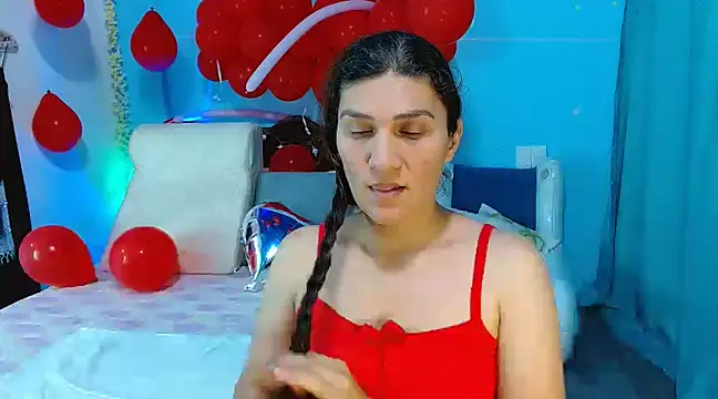 Snapshot of venus_swet_ chatting on 02-18-25, 01:43 venus swet online show from 02-18-25, 01:43