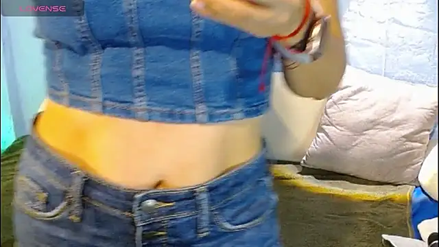 Snapshot of venus_swet_ chatting on 09-10-25, 12:21 venus swet online show from 09-10-25, 12:21