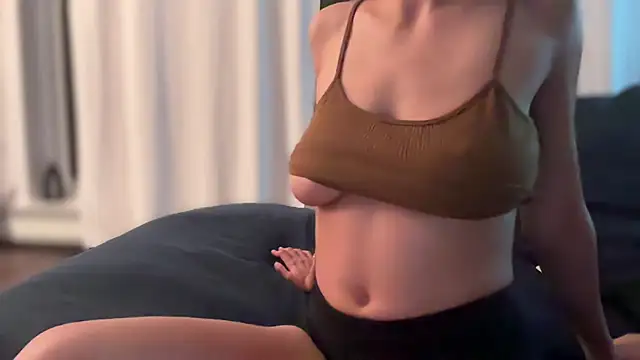 Snapshot of senioritaZol chatting on 10-05-25, 06:01 senioritaZol online show from 10-05-25, 06:01