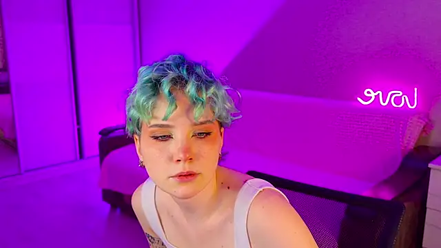 Snapshot of School_Love chatting on 12-16-24, 01:11 School Love online show from 12-16-24, 01:11