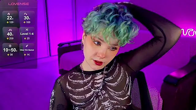 Snapshot of School_Love chatting on 01-04-25, 01:10 School Love online show from 01-04-25, 01:10