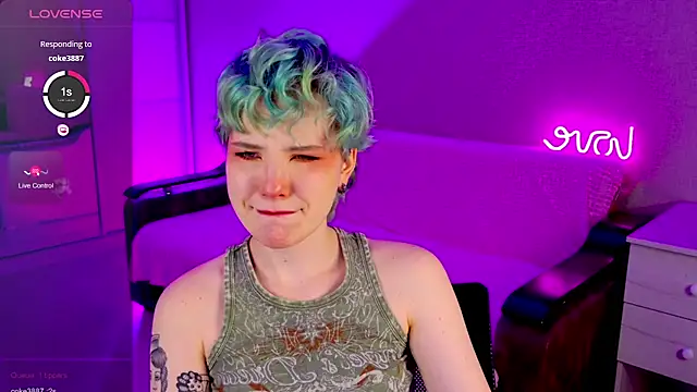 Snapshot of School_Love chatting on 01-06-25, 01:08 School Love online show from 01-06-25, 01:08