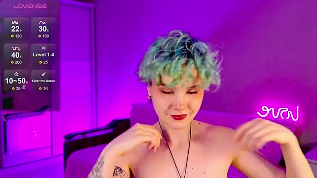 Snapshot of School_Love chatting on 01-08-25, 04:11 School Love online show from 01-08-25, 04:11