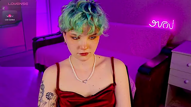 Snapshot of School_Love chatting on 01-09-25, 04:17 School Love online show from 01-09-25, 04:17