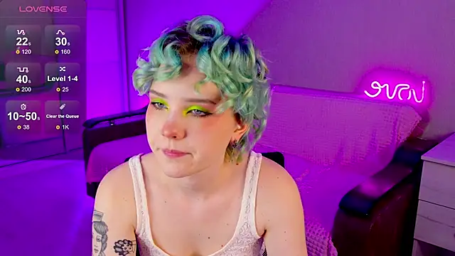 Snapshot of School_Love chatting on 01-15-25, 01:09 School Love online show from 01-15-25, 01:09