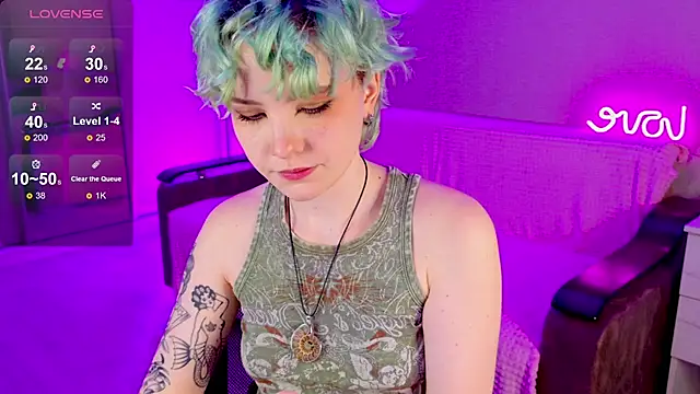 Snapshot of School_Love chatting on 01-19-25, 04:14 School Love online show from 01-19-25, 04:14