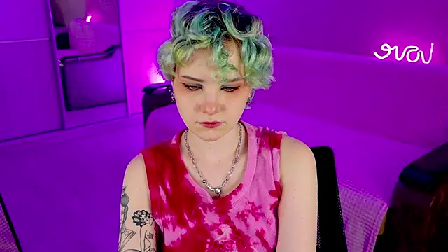 Snapshot of School_Love chatting on 02-03-25, 01:19 School Love online show from 02-03-25, 01:19