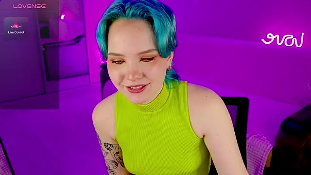 Snapshot of School_Love chatting on 02-07-25, 04:14 School Love online show from 02-07-25, 04:14