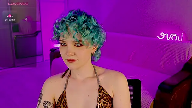 Snapshot of School_Love chatting on 02-14-25, 01:08 School Love online show from 02-14-25, 01:08