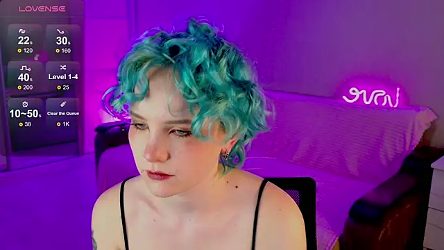 Snapshot of School_Love chatting on 02-16-25, 01:05 School Love online show from 02-16-25, 01:05