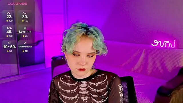 Snapshot of School_Love chatting on 03-09-25, 01:04 School Love online show from 03-09-25, 01:04