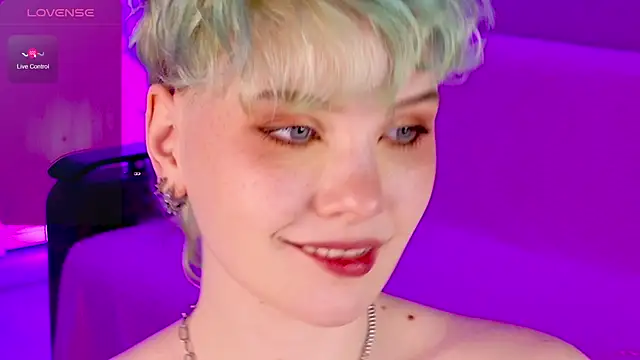 Snapshot of School_Love chatting on 03-12-25, 04:13 School Love online show from 03-12-25, 04:13