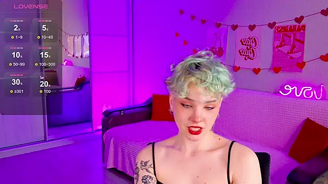 Snapshot of School_Love chatting on 03-20-25, 01:04 School Love online show from 03-20-25, 01:04