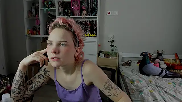 School Love online show from 11-23-25, 07:08