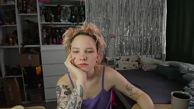 School Love online show from 04-02-26, 07:06