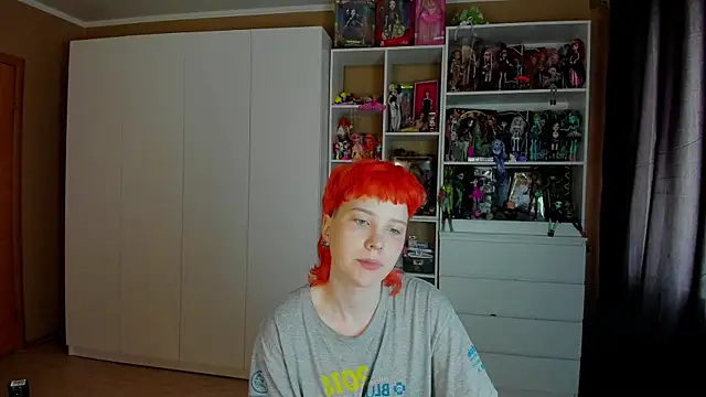 School Love online show from 06-03-26, 07:33
