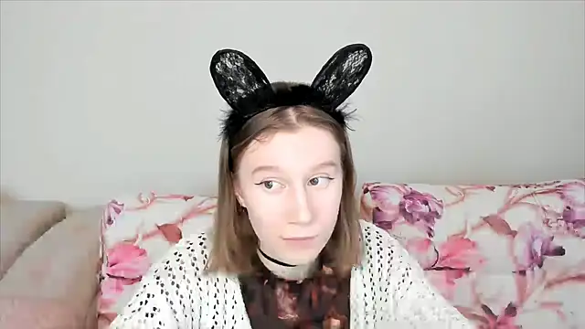 Snapshot of EnigmaSee chatting on 12-02-24, 03:15 EnigmaSee online show from 12-02-24, 03:15