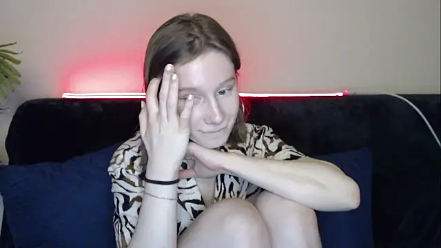 Snapshot of EnigmaSee chatting on 12-07-24, 11:07 EnigmaSee online show from 12-07-24, 11:07