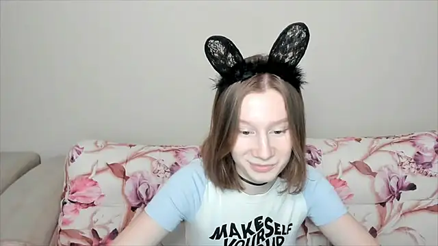 Snapshot of EnigmaSee chatting on 12-12-24, 02:04 EnigmaSee online show from 12-12-24, 02:04