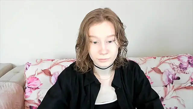 Snapshot of EnigmaSee chatting on 12-23-24, 08:33 EnigmaSee online show from 12-23-24, 08:33
