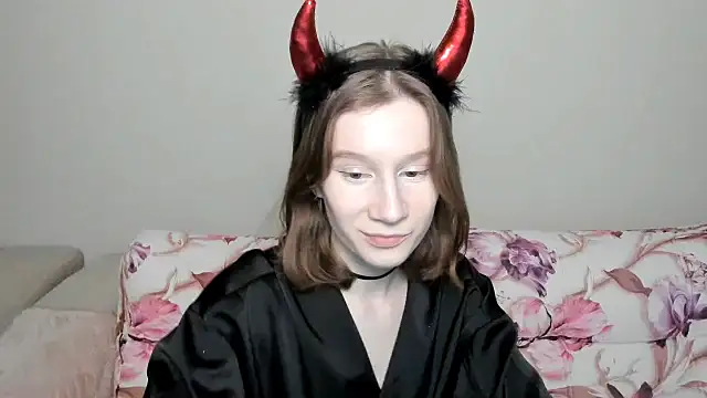 Snapshot of EnigmaSee chatting on 12-25-24, 03:17 EnigmaSee online show from 12-25-24, 03:17