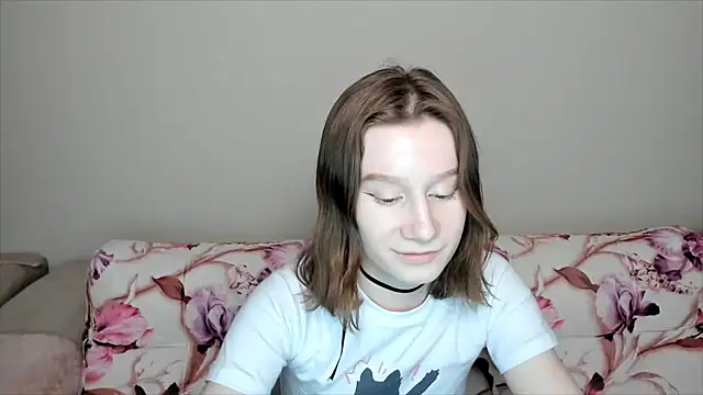 Snapshot of EnigmaSee chatting on 01-08-25, 11:43 EnigmaSee online show from 01-08-25, 11:43