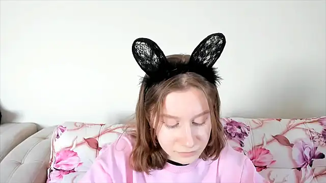 Snapshot of EnigmaSee chatting on 01-15-25, 04:15 EnigmaSee online show from 01-15-25, 04:15