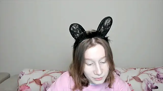 Snapshot of EnigmaSee chatting on 01-18-25, 12:24 EnigmaSee online show from 01-18-25, 12:24