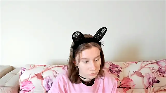 Snapshot of EnigmaSee chatting on 01-20-25, 05:59 EnigmaSee online show from 01-20-25, 05:59