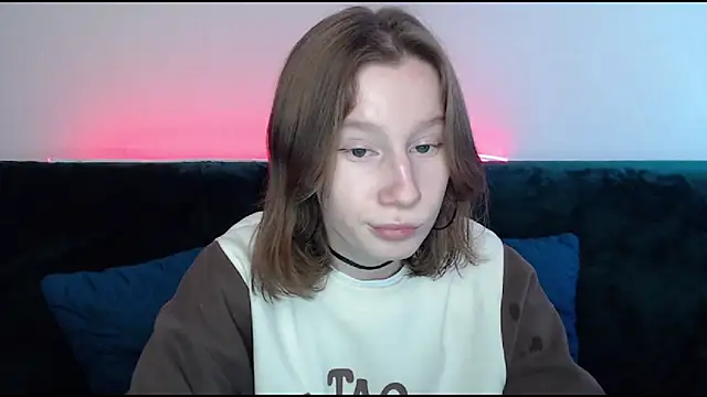 Snapshot of EnigmaSee chatting on 01-24-25, 08:34 EnigmaSee online show from 01-24-25, 08:34