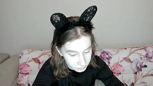 Snapshot of EnigmaSee chatting on 01-28-25, 11:49 EnigmaSee online show from 01-28-25, 11:49