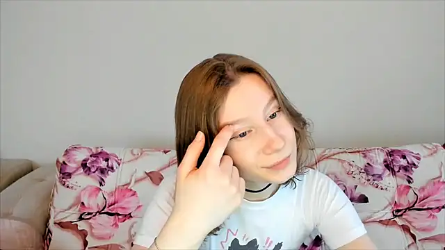 Snapshot of EnigmaSee chatting on 02-03-25, 02:25 EnigmaSee online show from 02-03-25, 02:25
