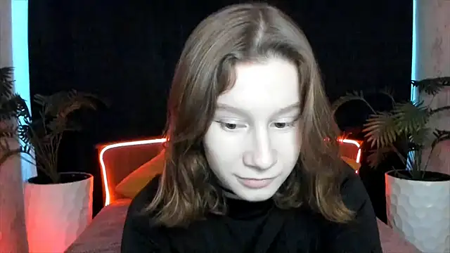 Snapshot of EnigmaSee chatting on 02-06-25, 08:29 EnigmaSee online show from 02-06-25, 08:29
