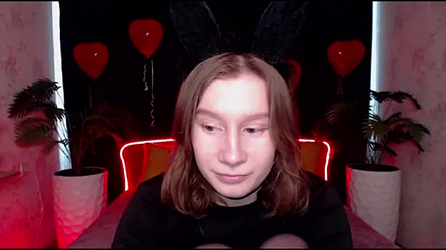 Snapshot of EnigmaSee chatting on 02-20-25, 08:28 EnigmaSee online show from 02-20-25, 08:28