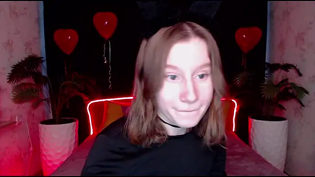 Snapshot of EnigmaSee chatting on 02-20-25, 11:31 EnigmaSee online show from 02-20-25, 11:31